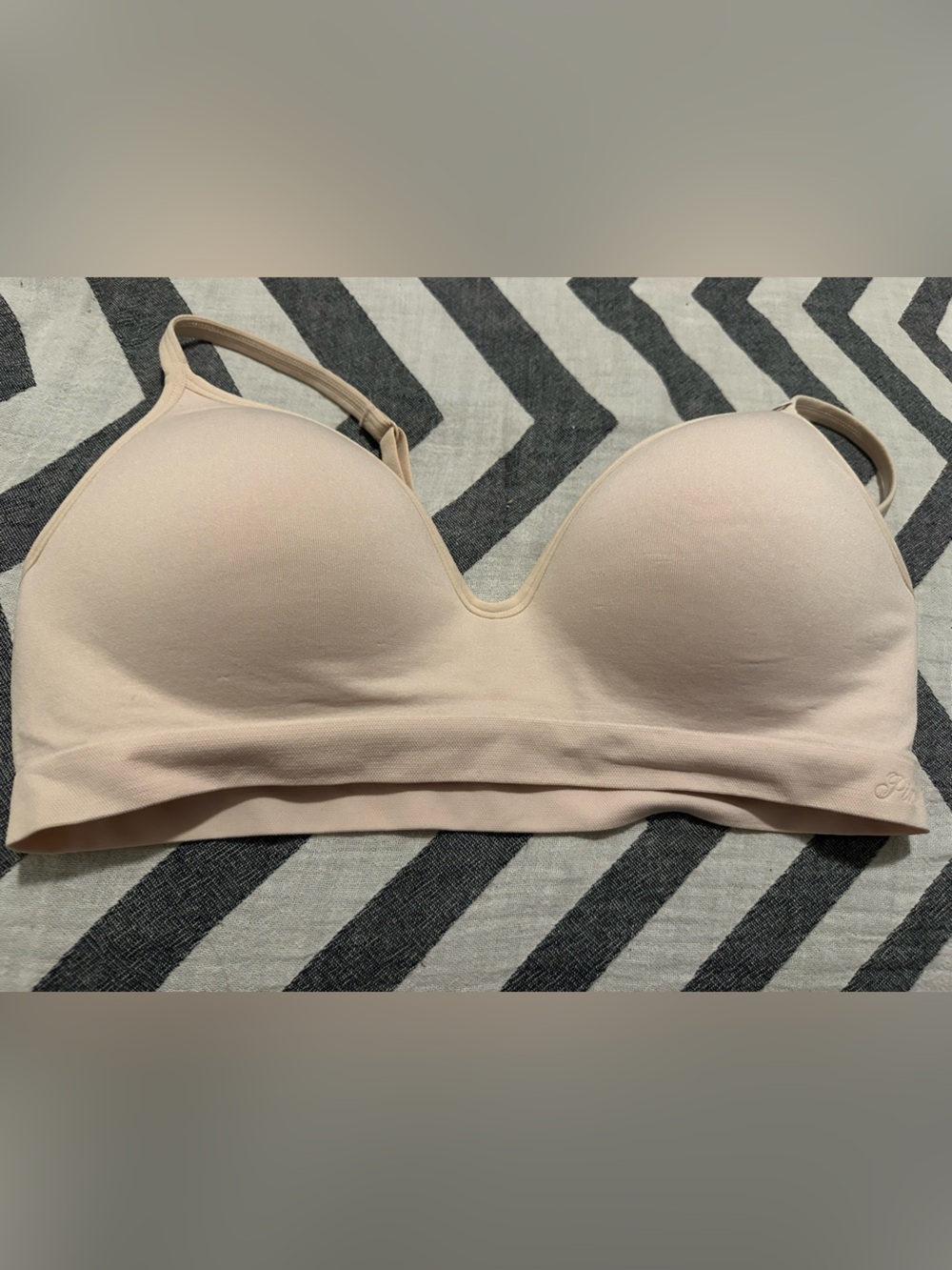 PINK Victoria's Secret Light Nude Seamless T-Shirt Bra- large NWT!